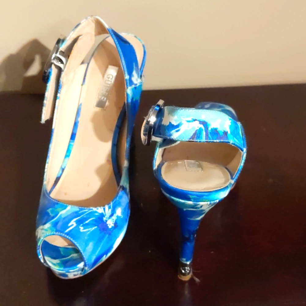 Guess heels light blue
